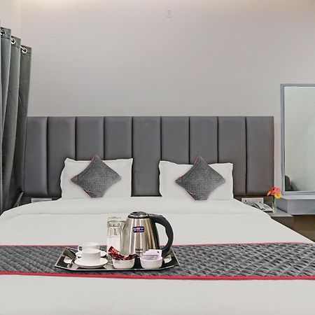 Super Townhouse Hotel Impact Chinhat Bagian luar foto