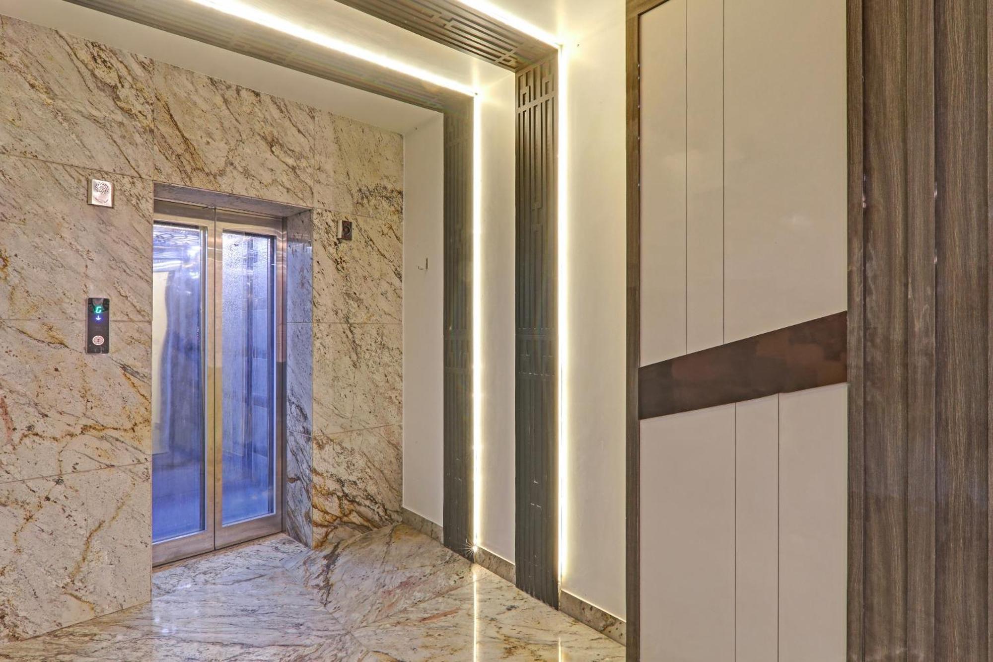 Super Townhouse Hotel Impact Chinhat Bagian luar foto